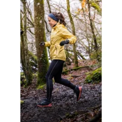 Trailrunning Regenjasje Voor Dames -Default Template 1 damesregenjack voor traillopen oker 13